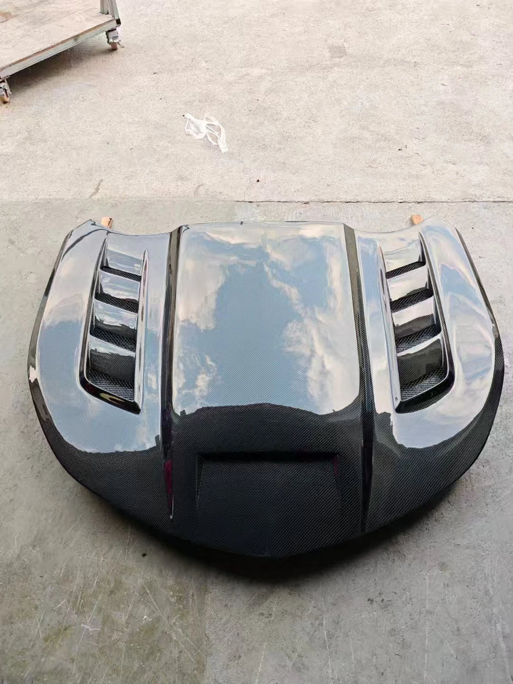 Chevrolet Camaro (6th Gen) ZL1-Style Carbon Fiber Hood