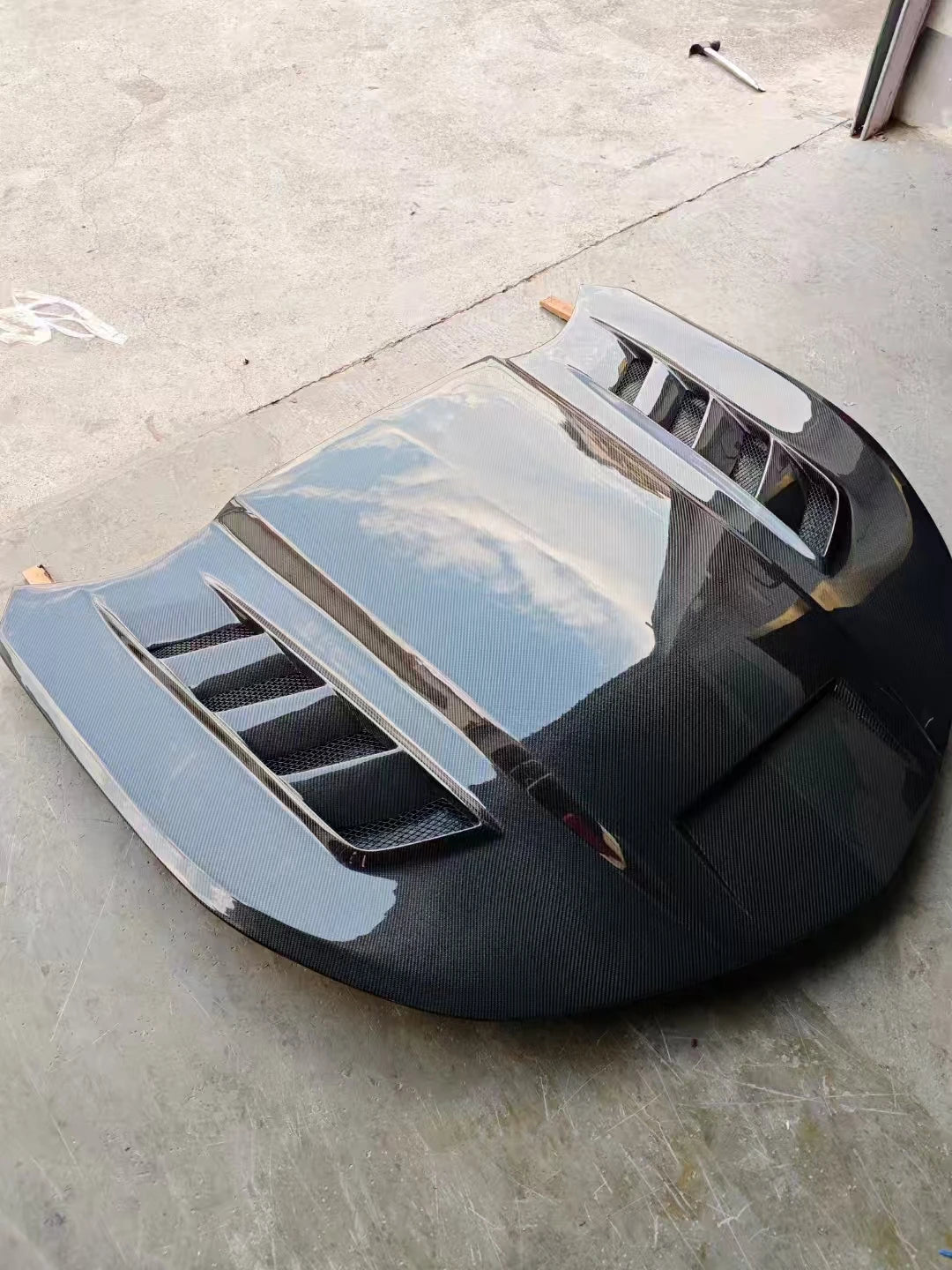 Chevrolet Camaro (6th Gen) ZL1-Style Carbon Fiber Hood
